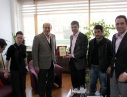 Düz Der Hamit Şerifoğlunu Unutmadı