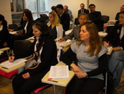 Doktor Ve Avukatlar Derste