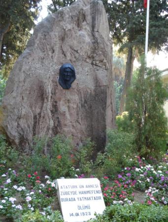 Ata' nın Annesine Saygıyla..