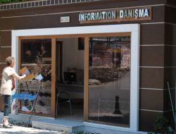 Side'de Tarihi Çarşı İçine Araç Girişi Yasaklandı