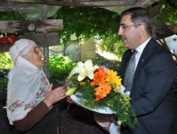 "Annelerin Sevgi Ve Şefkatte Eşi Yok"