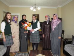 Anafen Dersanesi, Şehit Polisin Eşini 'Yılın Annesi' Seçti