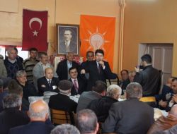 Ak Parti Adayları Muhtarlarla Bir Araya Geldi