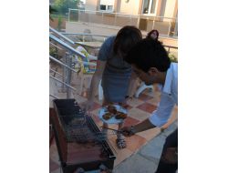 Türk, Alman Ve İngilizler Mangal Partisinde Buluştu