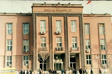 SAĞLIK BAKANLIĞI’NDAN SÖZLEŞMELİ HAMLESİ