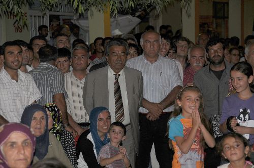 Kamer Genç, Tunceli'deki festival alanını bastı!.