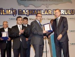 Başbakan Asgiad’a Başarı Plaketi Verdi