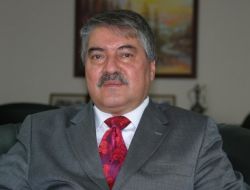 Rektör Ziyadanoğulları, Eşine Böbreğini Veren Kadını Ödüllendirdi