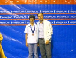 Cahit Nakipoğlu Öğrencisi Müzikte Türkiye Üçüncüsü Oldu