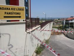 Sağlam Raporu Verilen Lisenin İstinat Duvarı Yıkıldı