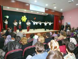 Özel İbrahim Avcı İlköğretim Okulu Öğrencileri İngilizcelerini Beğeniye Sundu