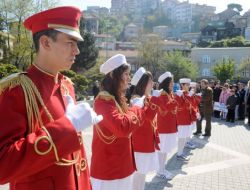 İşaret Diliyle İstiklal Marşı'nı Okudular