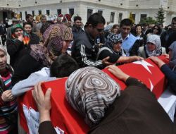 ŞEHİT POLİSE HÜZÜNLÜ VEDA