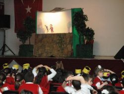 'Benekli Ve Orman Sakinleri' Tiyatrosu Çocukları Eğlendirdi