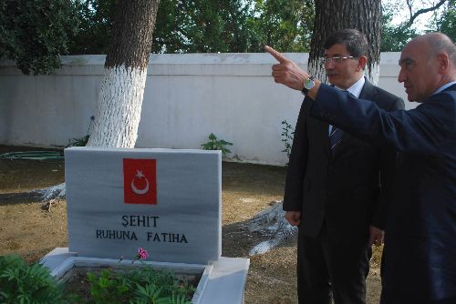 Davutoğlu: "Ortak hedefimiz, Türk-Yunan ilişkilerini kriz alanı olmaktan tümüyle çıkarmak"