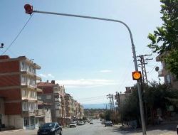 Gördes'in Kavşakları Trafik Lambalarıyla Tanışıyor
