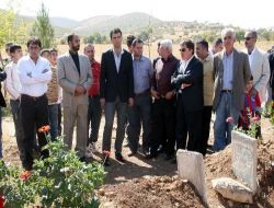 Hakan Şükür Ve Meltem Cumbul, Bilge Köyünün Yetim Çocuklarını Ziyaret Etti