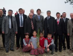 Kışla İlköğretim Okulu, Huzur Derneği İle Fidan Dikti