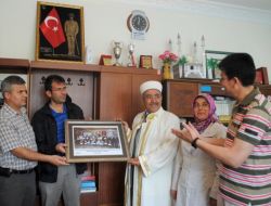 İşitme Engellilerden Manavgat Müftüsü Taş'a Teşekkür Plaketi