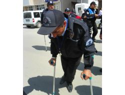 Engelliler Trafik Polisi Oldu, Sürücüler Gözlerine İnamamadı