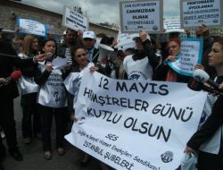 Hemşireler Günü’nde Taksim’de Yürüdüler