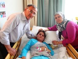 Felçli Kızını Türkiye'ye Götüremiyor