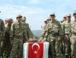 Bir Günlüğüne Asker Oldular