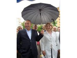 Akpm Başkanı Çavuşoğlu, İhl Kermesine Katılarak Alış Veriş Yaptı