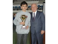 İzmirli Öğrenci Dünya Satranç İkincisi Oldu