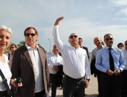 Başkan Uçar, Çavuşoğlu'dan Aldığı Hediyeyi Gözü Gibi Koruyor