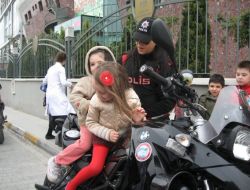 Minik Öğrenciler Polisle Tanıştı