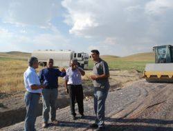 Patnos'ta Yol Yapım Çalışmaları Devam Ediyor