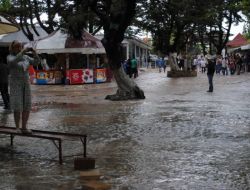 Sağanak Yağış, Manavgat Şelalesi'nde Su Seviyesini Yükseltti