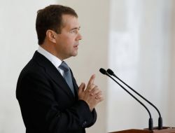 Rusya Politikacılar Tarafından Yönetilmeli