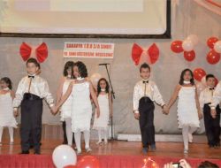 İlköğretim Öğrencilerinin Yıl Sonu Gösterisi Büyük Beğeni Topladı