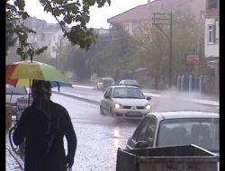 Güne Bahar Havasında Başlayan Tekirdağ Sağanak Yağışa Teslim Oldu