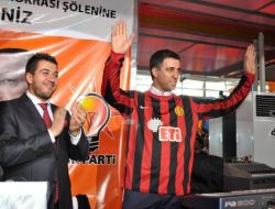 Hakan Şükür: Başbakanımızla Hayat Hikayem Örtüşdüğü İçin Ak Partiyi Seçtim