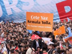 Başbakan Recep Tayyip Erdoğan, Rize Valiliği'ni Ziyaretinde Polis Mangasını Selamladı