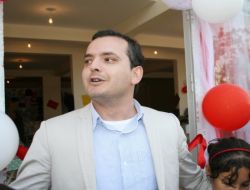 Mikad, Öğrenciler Yararına Kermes Düzenledi