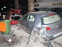 Park Halindeki Araçlara Çarpan Otomobil Alev Aldı