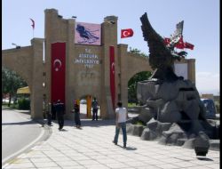 Atatürk Üniversitesi İbrahim Hakkı Araştırma Merkezi’nin Adı Var, Kendi Yok