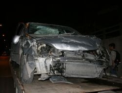 Otomobil Köprüden Uçtu: 3 Yaralı