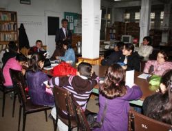 Görele'de İlkokul Öğrencilerinden Kütüphane Ziyareti