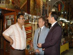 Kemeraltı Esnafı Işıklandırma Ve Ücretsiz Otopark İstiyor