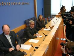 Alman Atom Santrallerinin Hiçbiri Uçak Saldırısına Karşı Güvenli Değil