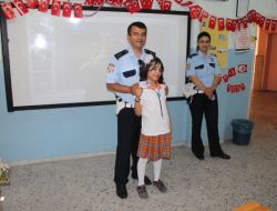 Öğrenciler Trafik Polisi Yemini Etti