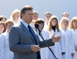 Yanukoviç Sağlık Bakanını Görevden Aldı