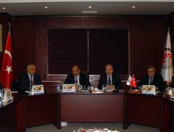 Biz Tüm Partilere Eşit Mesafedeyiz