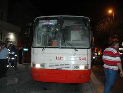 Yolcuları İndirip Belediye Otobüsünü Ateşe Verdiler