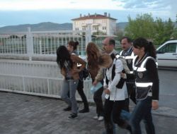 Gösterişli Evleri Soyan 3 Bayan Hırsız Yakalandı